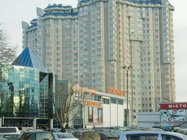 Pleasure Apartment Near Center Of Odessa Buitenkant foto