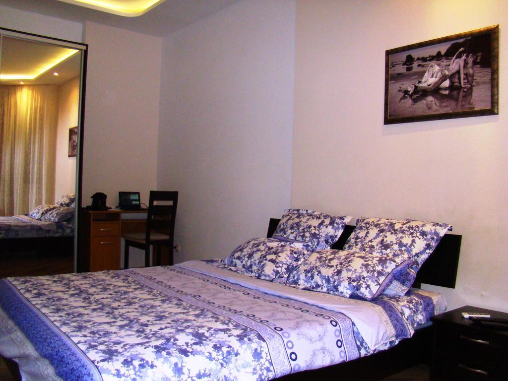 Pleasure Apartment Near Center Of Odessa Kamer foto