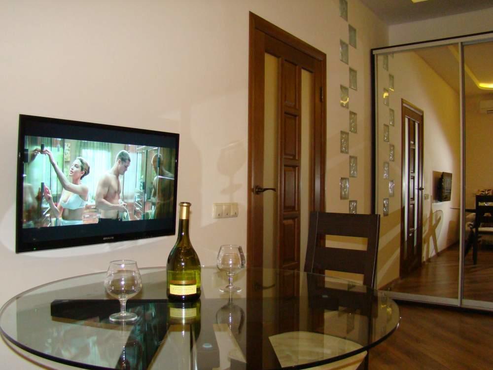 Pleasure Apartment Near Center Of Odessa Buitenkant foto