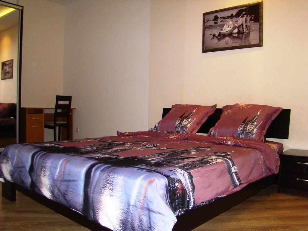 Pleasure Apartment Near Center Of Odessa Buitenkant foto