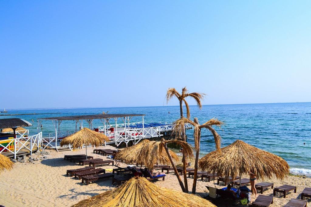 Pleasure Apartment Near Center Of Odessa Buitenkant foto